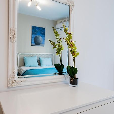 Апартаменты !Promo! Blue Amber Downtown-Free Private Garage-Fast Wi-Fi Нови-Сад Экстерьер фото