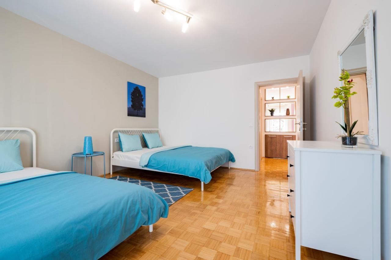 Апартаменты !Promo! Blue Amber Downtown-Free Private Garage-Fast Wi-Fi Нови-Сад Экстерьер фото